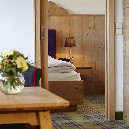 Relais & Chateaux Gut Steinbach Hotel Chalets Spa-2